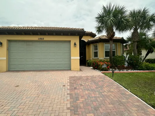 Property Slideshow image 2 of 44 | 11922 sw crestwood cir, Port St Lucie, FL, 34987