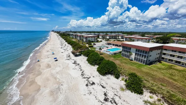 Property Slideshow image 2 of 28 | 5400 a1a apt a2, Vero Beach, FL, 32963