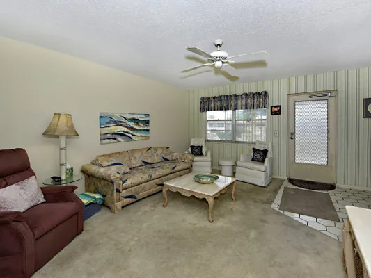 Property Slideshow image 3 of 15 | 90 hastings f, West Palm Beach, FL, 33417