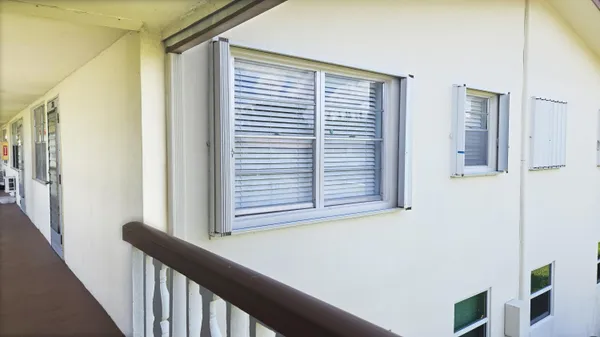 Property Slideshow image 3 of 39 | 203 windsor i # 203, West Palm Beach, FL, 33417