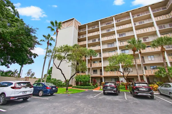 Property Slideshow image 2 of 71 | 14475 strathmore ln 401, Delray Beach, FL, 33446