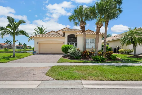 Property Slideshow image 2 of 41 | 301 nw clearview ct, Port St Lucie, FL, 34986