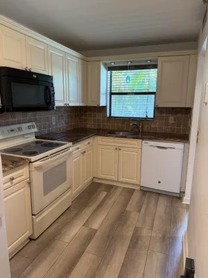 Property Slideshow image 3 of 19 | 4760 lucerne lakes blvd 206, Lake Worth, FL, 33467