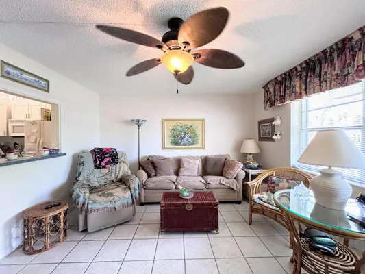 Property Slideshow image 3 of 45 | 340 horizons 203, Boynton Beach, FL, 33435
