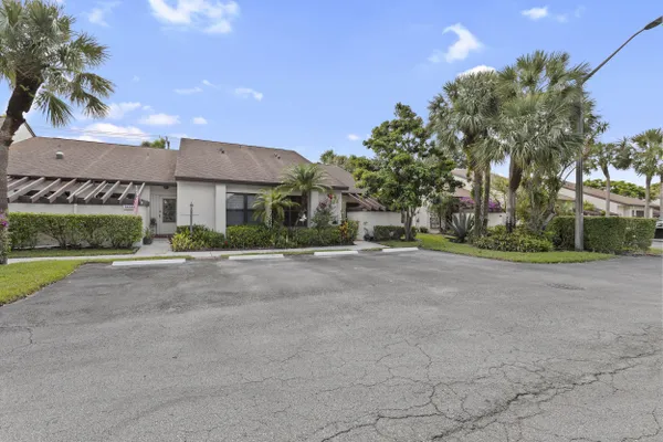 Property Slideshow image 2 of 46 | 3646 english rd d, Lake Worth, FL, 33467