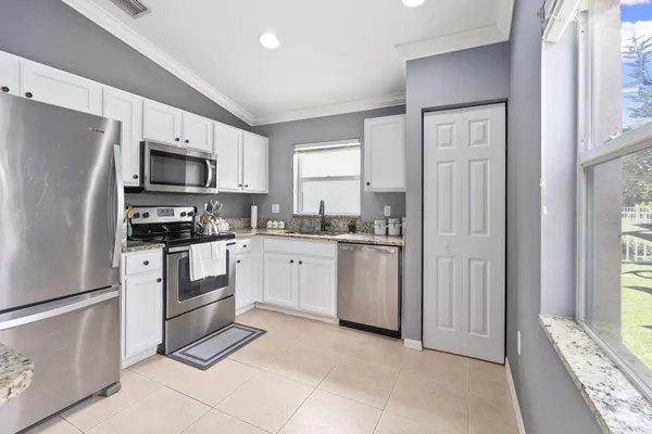 Property Slideshow image 3 of 40 | 475 sw talquin ln, Port St Lucie, FL, 34986