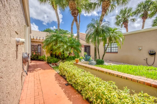 Property Slideshow image 2 of 29 | 11170 applegate cir, Boynton Beach, FL, 33437
