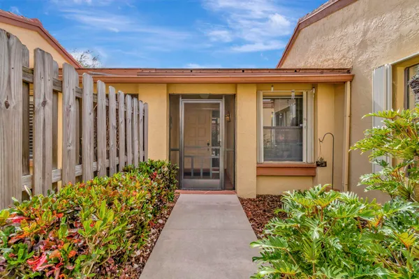 Property Slideshow image 2 of 30 | 5920 forest grove dr apt 3, Boynton Beach, FL, 33437