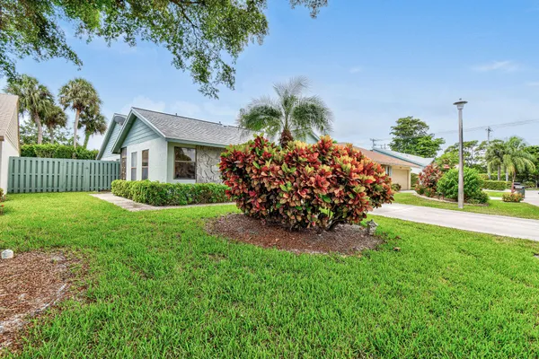 Property Slideshow image 3 of 35 | 3180 nw 6th st, Delray Beach, FL, 33445