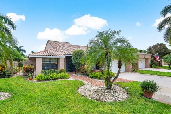 Property Slideshow image 3 of 52 | 11094 applegate ln, Boynton Beach, FL, 33437