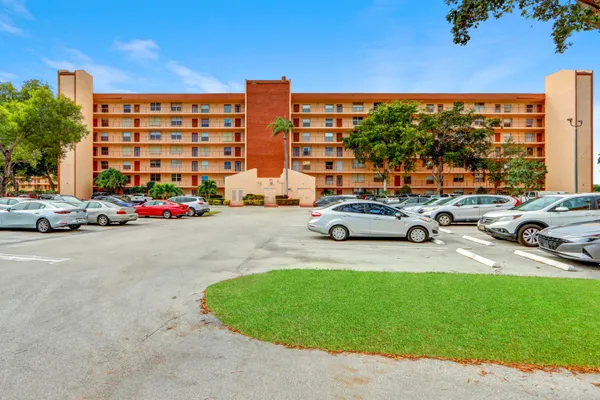 Property Slideshow image 2 of 31 | 14575 bonaire blvd apt 601, Delray Beach, FL, 33446