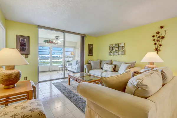 Property Slideshow image 3 of 31 | 14575 bonaire blvd 601, Delray Beach, FL, 33446