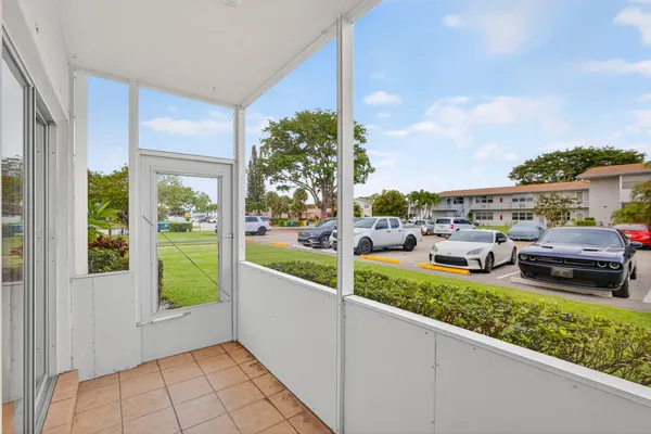 Property Slideshow image 3 of 52 | 221 coventry j, West Palm Beach, FL, 33417