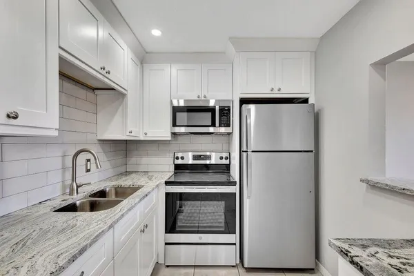 Property Slideshow image 2 of 34 | 27 camden b b, West Palm Beach, FL, 33417