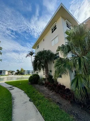 Property Slideshow image 3 of 45 | 2615 garden dr s apt 101, Lake Worth, FL, 33461