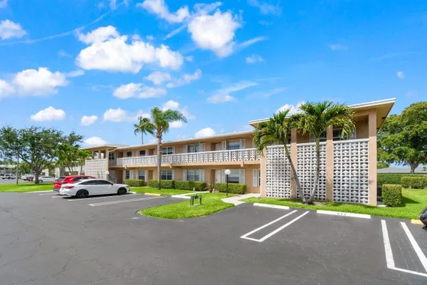 Property Slideshow image 3 of 25 | 1131 calamondin ter 203 ter 203, Delray Beach, FL, 33445