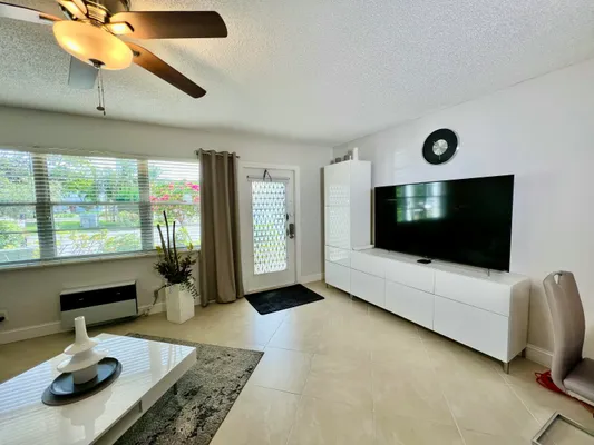 Property Slideshow image 2 of 28 | 172 tilford i, Deerfield Beach, FL, 33442