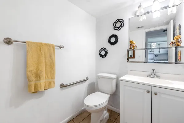 Property Slideshow image 2 of 30 | 150 lake meryl dr apt 143, West Palm Beach, FL, 33411