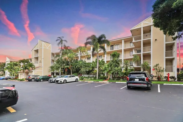 Property Slideshow image 2 of 55 | 7270 ashford pl 106, Delray Beach, FL, 33446