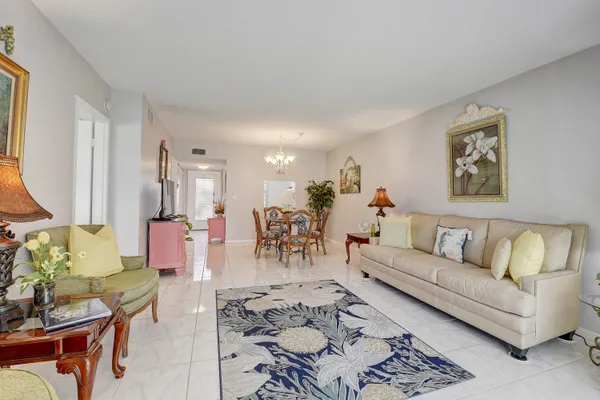Property Slideshow image 2 of 33 | 5 abbey ln 108, Delray Beach, FL, 33446