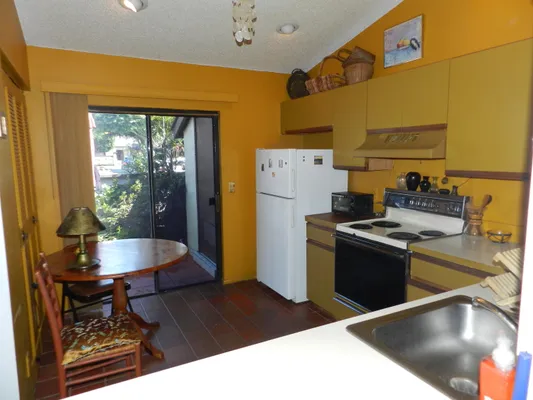 Property Slideshow image 2 of 32 | 450 knollwood ct, Royal Palm Beach, FL, 33411