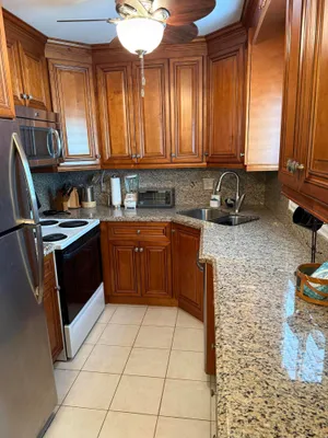 Property Slideshow image 3 of 29 | 3160 lake osborne dr 112, Lake Worth Beach, FL, 33461