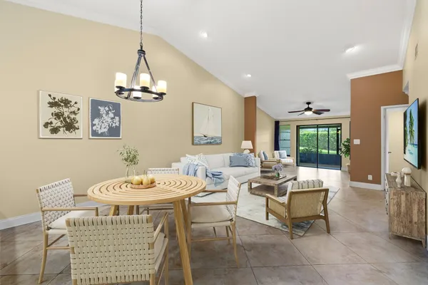 Property Slideshow image 3 of 30 | 5317 fig palm way b, Boynton Beach, FL, 33437