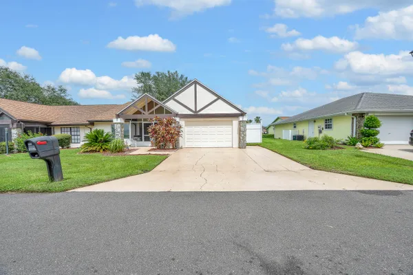 Property Slideshow image 3 of 41 | 211 brentwood dr, Lake Placid, FL, 33852