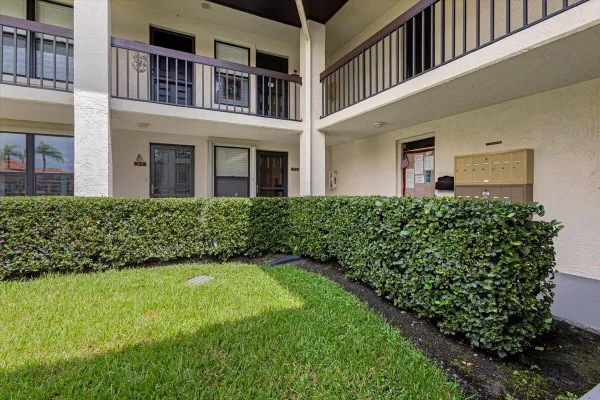 Property Slideshow image 3 of 40 | 511 sw south river dr 103, Stuart, FL, 34997