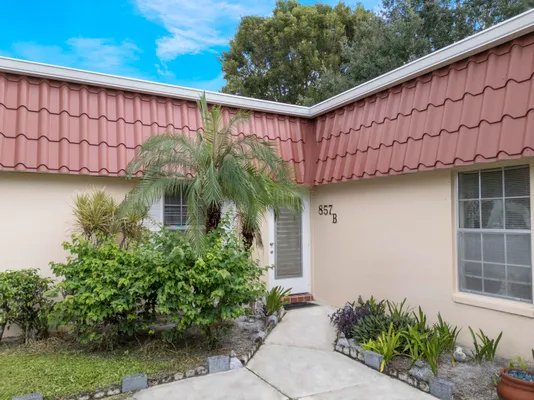 Property Slideshow image 3 of 40 | 857 worcester ln b, Lake Worth, FL, 33467