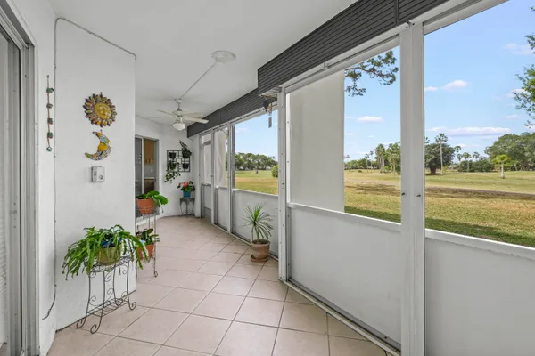 Property Slideshow image 2 of 28 | 3871 via poinciana 104, Lake Worth, FL, 33467