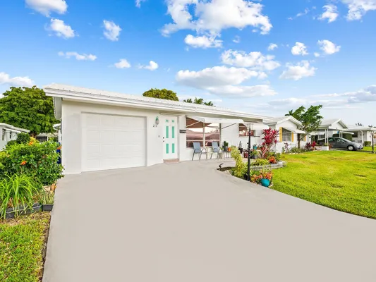 Property Slideshow image 2 of 17 | 210 nw 25th ct, Pompano Beach, FL, 33064