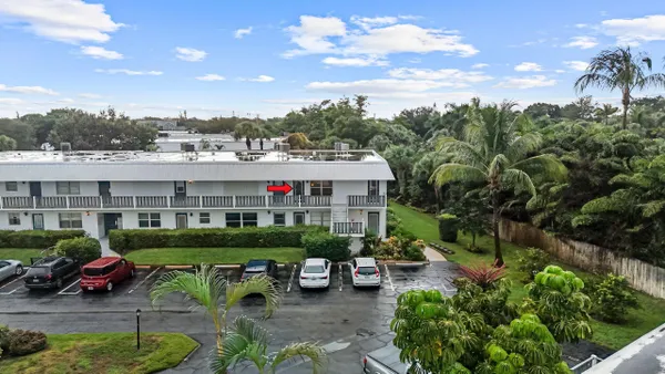 Property Slideshow image 3 of 27 | 2929 se ocean blvd 140-6, Stuart, FL, 34996