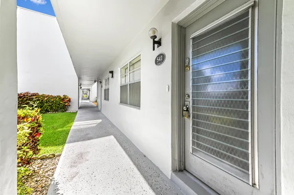Property Slideshow image 3 of 35 | 541 capri l, Delray Beach, FL, 33484