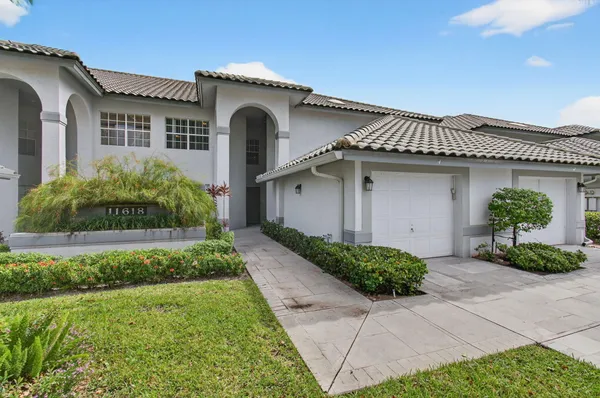 Property Slideshow image 2 of 41 | 11618 briarwood cir 4, Boynton Beach, FL, 33437