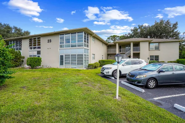 Property Slideshow image 3 of 24 | 23 lake vista trl apt 101, Port St Lucie, FL, 34952