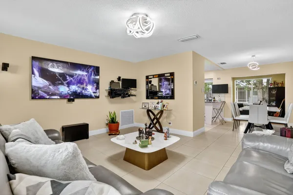 Property Slideshow image 3 of 33 | 6945 nw 14th st, Margate, FL, 33063