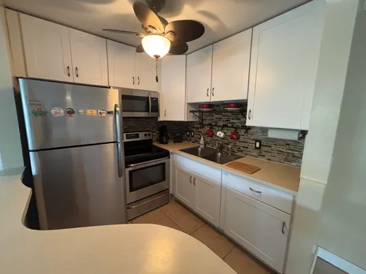 Property Slideshow image 2 of 25 | 254 chatham m, West Palm Beach, FL, 33417