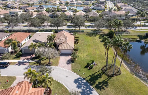 Property Slideshow image 2 of 38 | 10112 sw oak tree cir, Port St. Lucie, FL, 34987