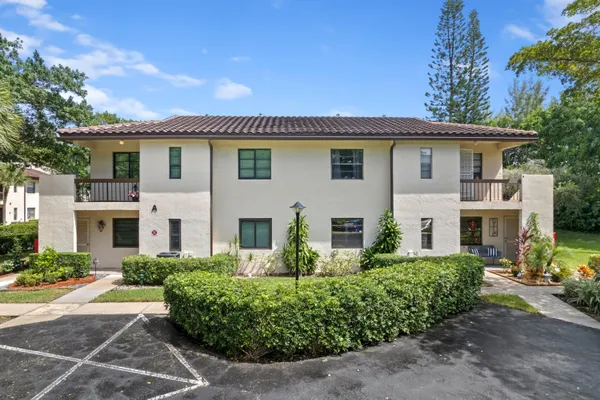Property Slideshow image 2 of 27 | 21734 arriba real 32b, Boca Raton, FL, 33433