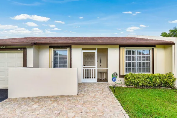 Property Slideshow image 2 of 28 | 5452 laurel oak st, Delray Beach, FL, 33484