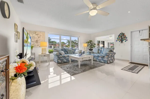 Property Slideshow image 3 of 45 | 4580 nw 3rd st d, Delray Beach, FL, 33445