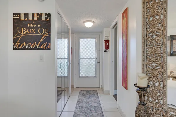 Property Slideshow image 3 of 20 | 3755 via poinciana apt 405, Greenacres, FL, 33467