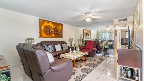 Property Slideshow image 3 of 11 | 239 windsor k k, West Palm Beach, FL, 33417