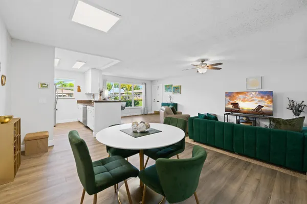 Property Slideshow image 2 of 24 | 1025 s dr b, Delray Beach, FL, 33445