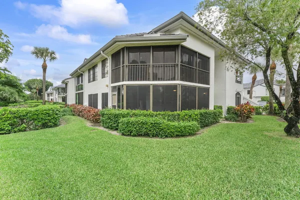 Property Slideshow image 3 of 31 | 15782 loch maree ln apt 3701, Delray Beach, FL, 33446