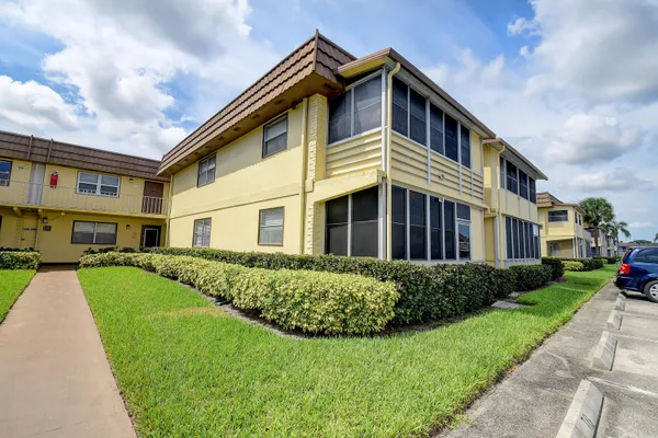 Property Slideshow image 3 of 43 | 151 saxony d # 151, Delray Beach, FL, 33446
