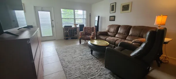 Property Slideshow image 3 of 21 | 270 suffolk, Boca Raton, FL, 33434