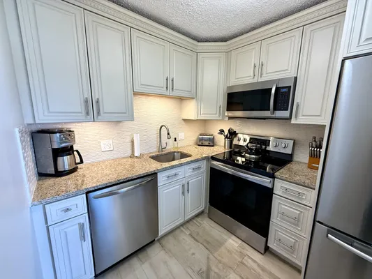 Property Slideshow image 2 of 70 | 359 oakridge t, Deerfield Beach, FL, 33442