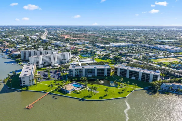 Property Slideshow image 2 of 35 | 200 intracoastal pl apt 206, Tequesta, FL, 33469